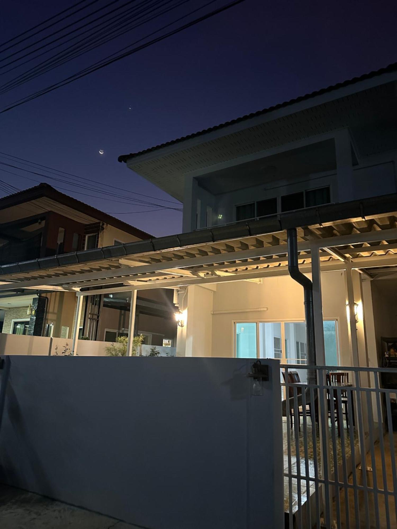 White Haven - Homestay For Ladies, Couple, Family Чантабури Екстериор снимка